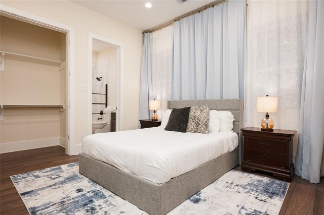 917 Thompson Street, Houston, TX 77007