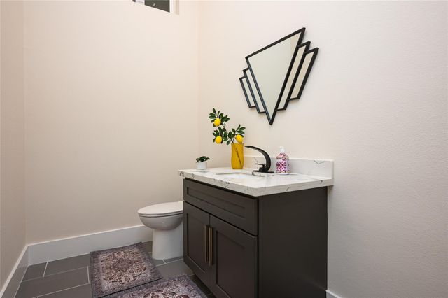 917 Thompson Street, Houston, TX 77007