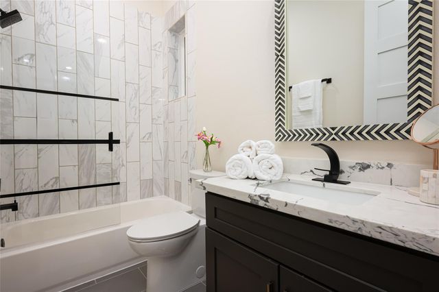 917 Thompson Street, Houston, TX 77007