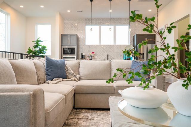 917 Thompson Street, Houston, TX 77007