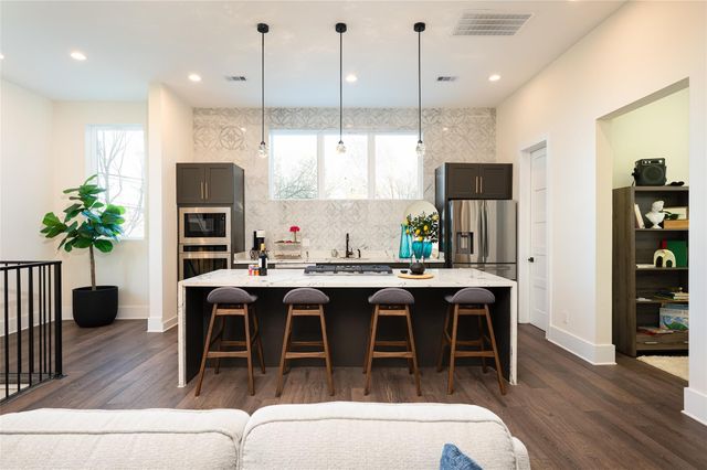 917 Thompson Street, Houston, TX 77007