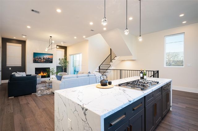 917 Thompson Street, Houston, TX 77007