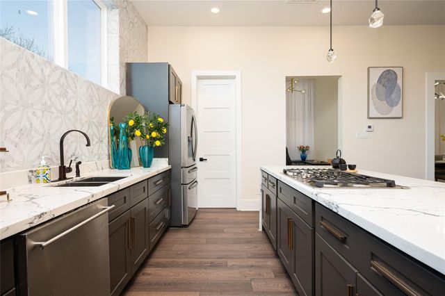 917 Thompson Street, Houston, TX 77007