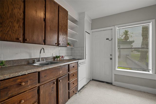 826 3rd Avenue N 34, Texas City, TX 77590