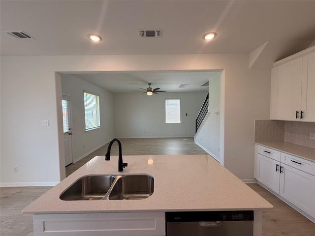 194 White Horses DR, Kyle, TX 78640