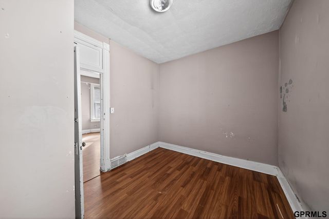 2707 S 20Th Street, Omaha, NE 68108