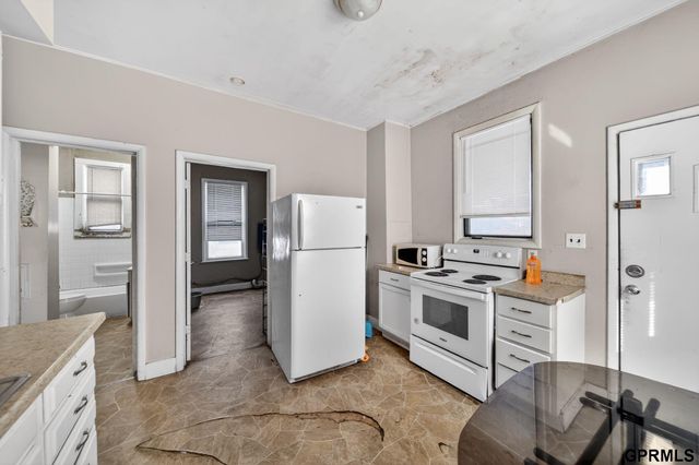 2707 S 20Th Street, Omaha, NE 68108