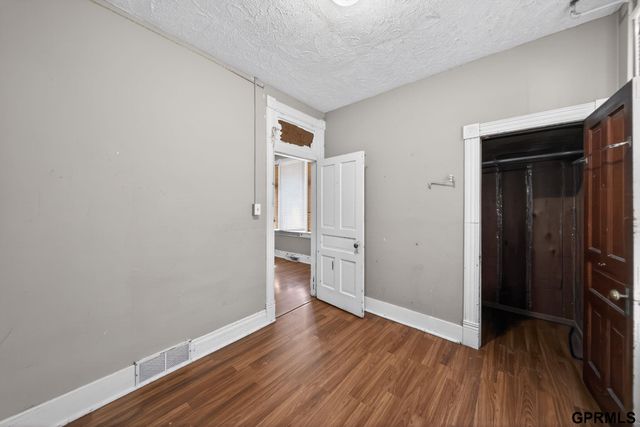 2707 S 20Th Street, Omaha, NE 68108