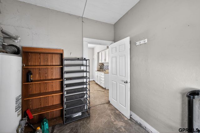 2707 S 20Th Street, Omaha, NE 68108