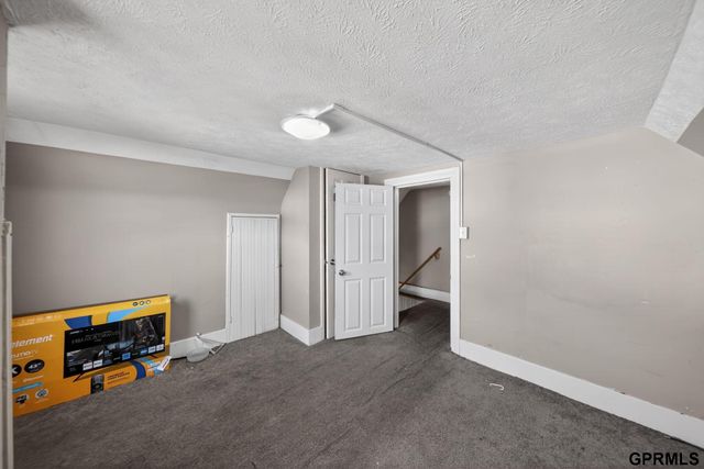 2707 S 20Th Street, Omaha, NE 68108