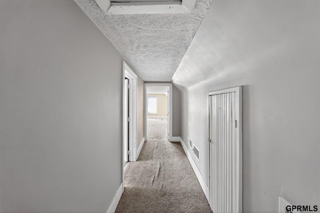 2707 S 20Th Street, Omaha, NE 68108