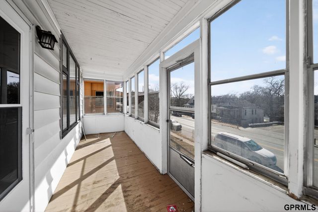 2707 S 20Th Street, Omaha, NE 68108