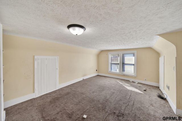 2707 S 20Th Street, Omaha, NE 68108