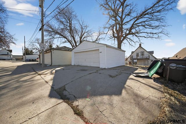 2707 S 20Th Street, Omaha, NE 68108