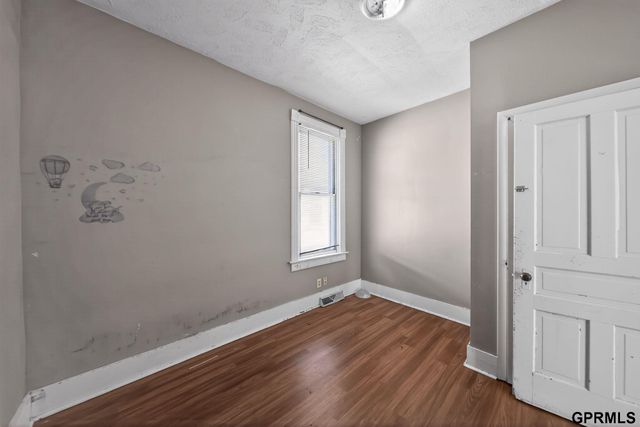 2707 S 20Th Street, Omaha, NE 68108