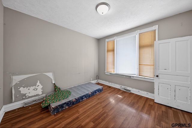 2707 S 20Th Street, Omaha, NE 68108