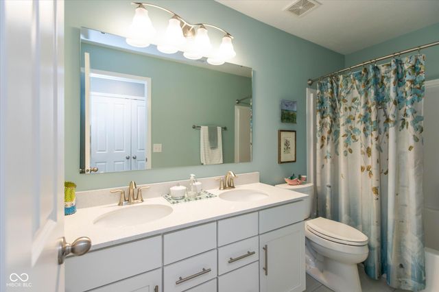 15562 Nettle Lane, Fishers, IN 46037