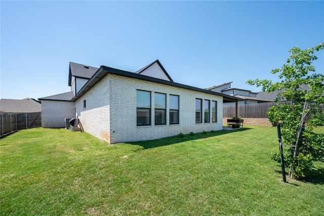 2108 El Cajon Street, Edmond, OK 73034