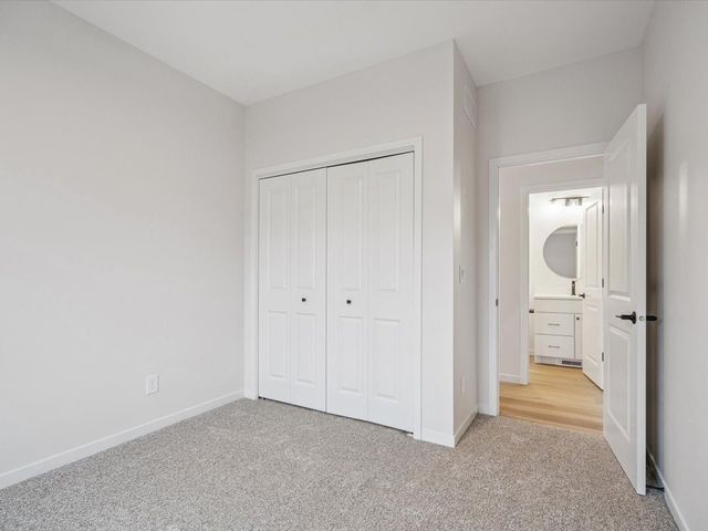 586 Maclan Circle, Iowa City, IA 52246