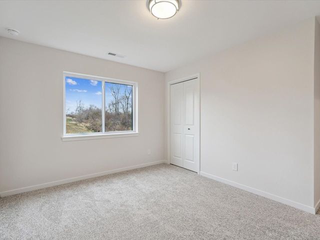 586 Maclan Circle, Iowa City, IA 52246