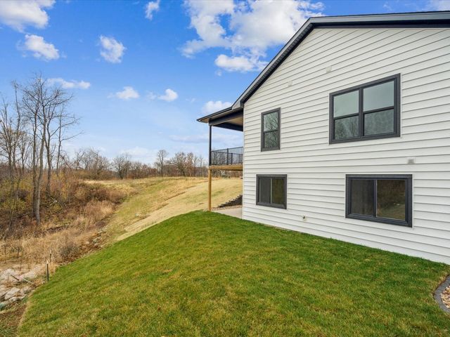 586 Maclan Circle, Iowa City, IA 52246