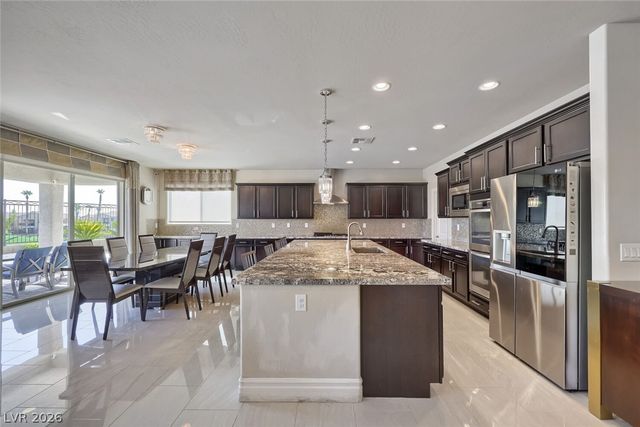 24 Crooked Putter Drive, Las Vegas, NV 89148