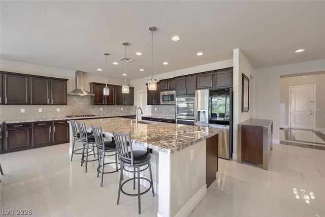 24 Crooked Putter Drive, Las Vegas, NV 89148