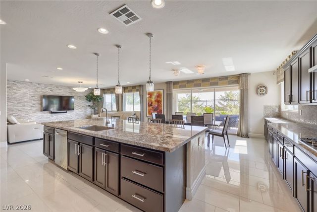24 Crooked Putter Drive, Las Vegas, NV 89148