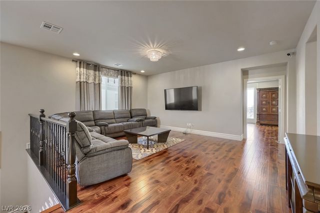 24 Crooked Putter Drive, Las Vegas, NV 89148