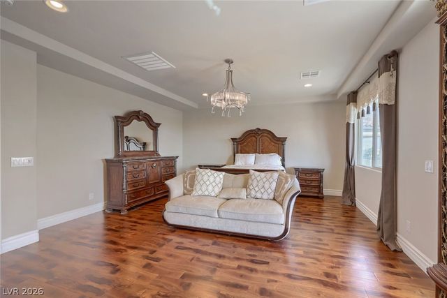 24 Crooked Putter Drive, Las Vegas, NV 89148