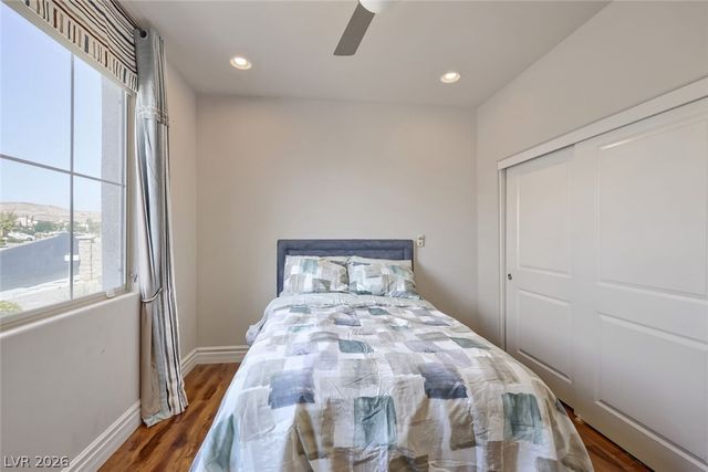 24 Crooked Putter Drive, Las Vegas, NV 89148