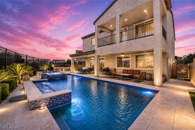 24 Crooked Putter Drive, Las Vegas, NV 89148