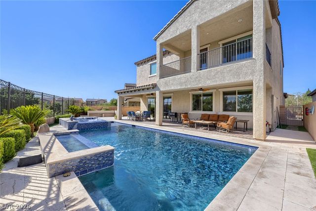 24 Crooked Putter Drive, Las Vegas, NV 89148