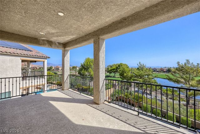 24 Crooked Putter Drive, Las Vegas, NV 89148