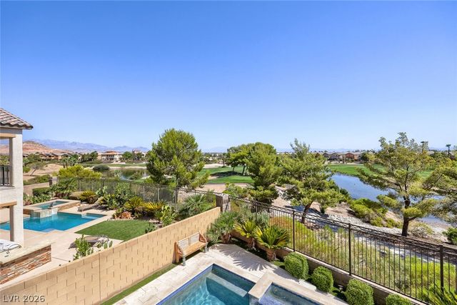 24 Crooked Putter Drive, Las Vegas, NV 89148