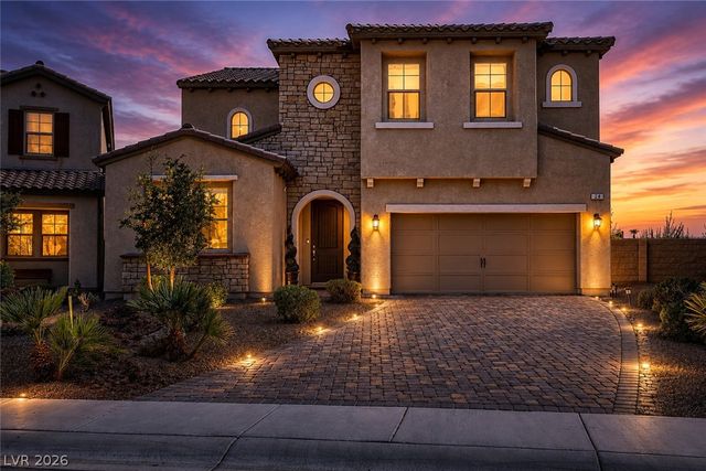 24 Crooked Putter Drive, Las Vegas, NV 89148