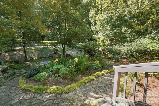723 Walnut Point Drive, Matthews, NC 28105