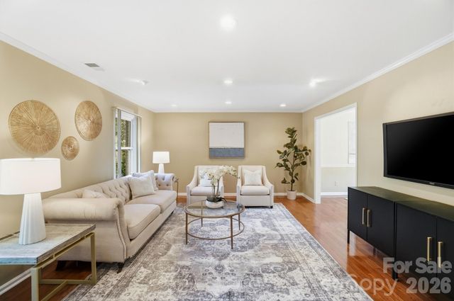 723 Walnut Point Drive, Matthews, NC 28105