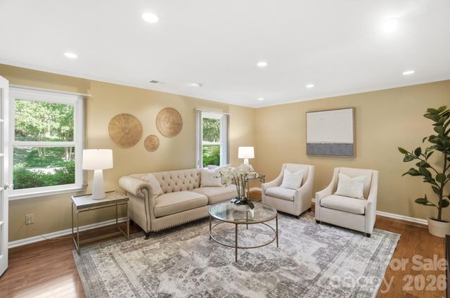 723 Walnut Point Drive, Matthews, NC 28105
