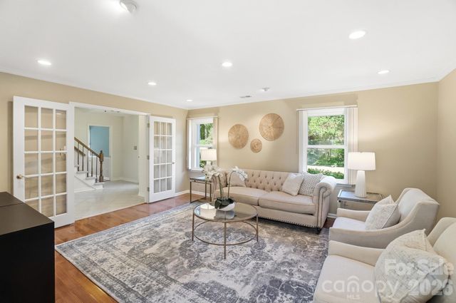 723 Walnut Point Drive, Matthews, NC 28105