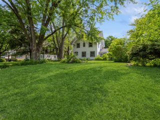 1919 E 9th Street, Des Moines, IA 50316