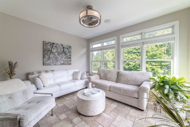 493 N 414 E, Valparaiso, IN 46383