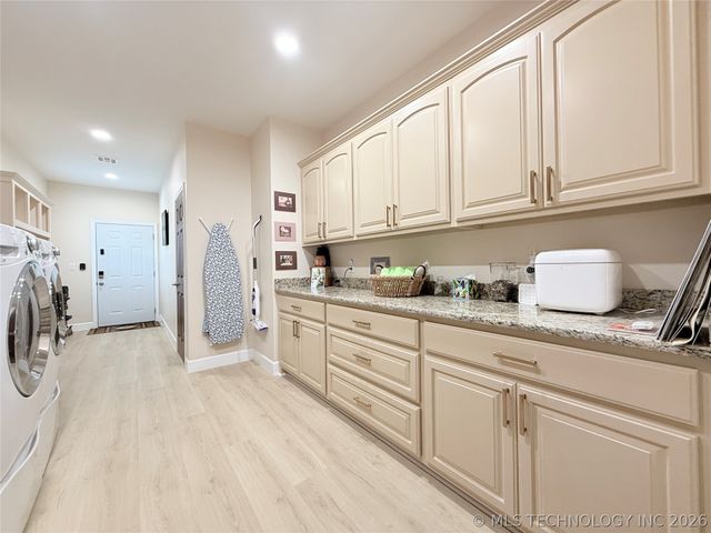 10829 S 62nd Street W, Oktaha, OK 74450