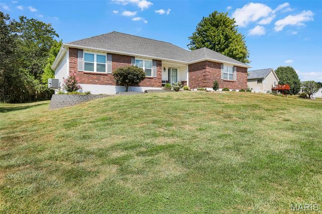 171 Bridgewater Chase Lane, Villa Ridge, MO 63089