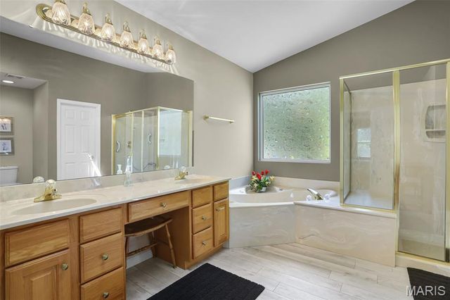 171 Bridgewater Chase Lane, Villa Ridge, MO 63089
