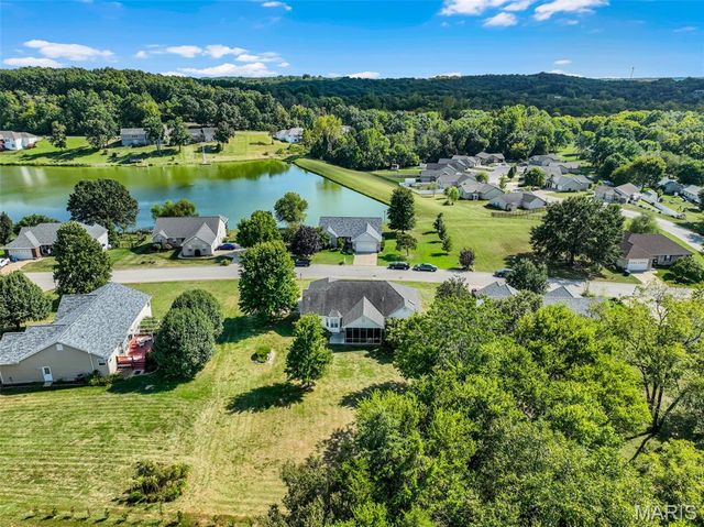 171 Bridgewater Chase Lane, Villa Ridge, MO 63089