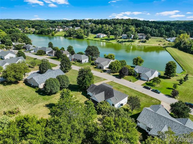 171 Bridgewater Chase Lane, Villa Ridge, MO 63089