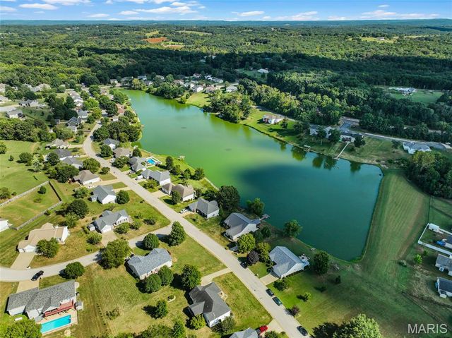 171 Bridgewater Chase Lane, Villa Ridge, MO 63089