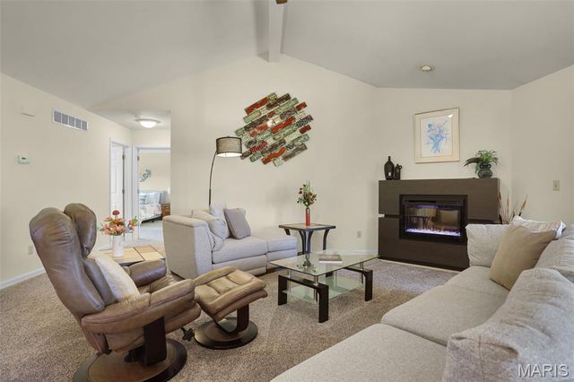 171 Bridgewater Chase Lane, Villa Ridge, MO 63089