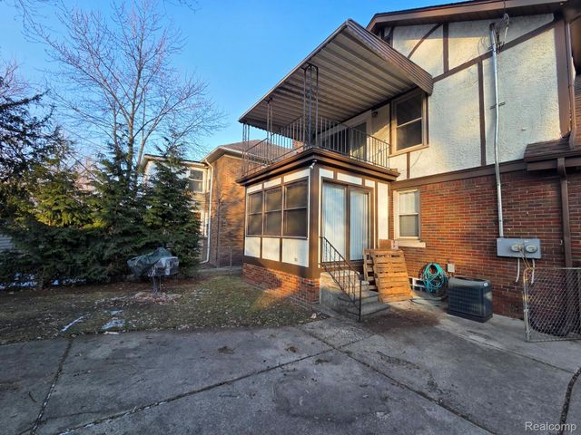 22305 Beech st, Dearborn, MI 48124